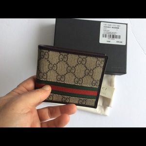 gucci web gg supreme wallet